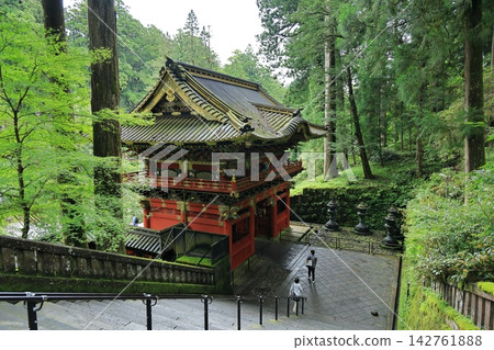從高處俯瞰日光太陽院二天門 從高處俯瞰日光太陽院二天門 142761888