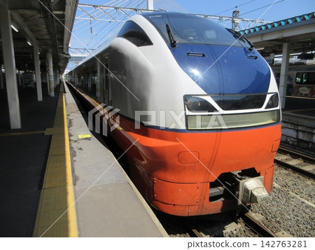特急津輕號E751系列車,在青森站 特急津輕號E751系列車,在青森站 142763281