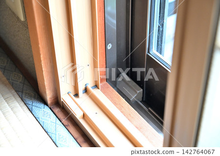 Renovation: Double-glazed windows for Japanese-style rooms with shoji screens. Renovation: Double-glazed windows for Japanese-style rooms with shoji screens. 142764067