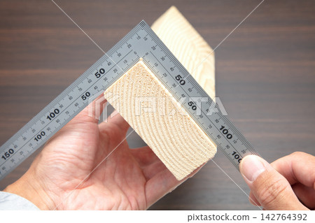 木材,2x4木材,兩乘四木材 木材,2x4木材,兩乘四木材 142764392