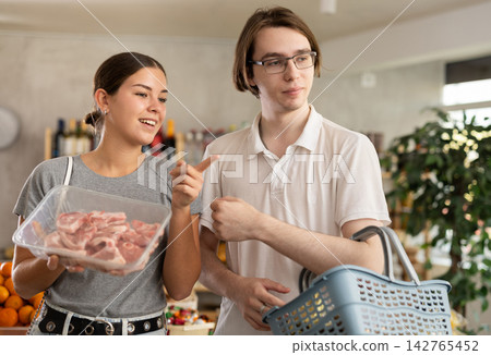 couple chooses lamb meat couple chooses lamb meat 142765452
