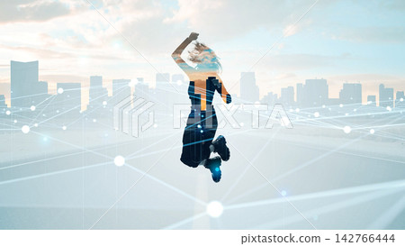 數位網路概念與跳躍的女人 數位網路概念與跳躍的女人 142766444