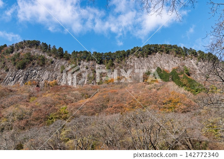 The autumn leaves are at their peak at Byobu-iwa Park in Soni Village, Nara Prefecture. The autumn leaves are at their peak at Byobu-iwa Park in Soni Village, Nara Prefecture. 142772340