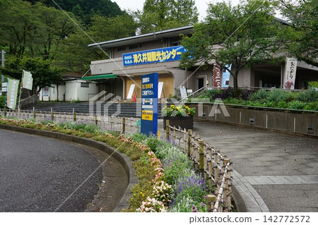 神奈川縣相模原市綠區築井湖城山公園花園周圍的景色。 神奈川縣相模原市綠區築井湖城山公園花園周圍的景色。 142772572