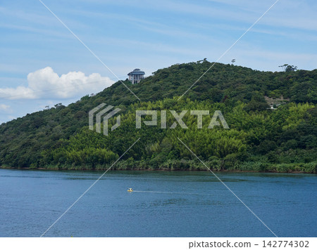 這是濱名湖觀景寺索道的景色,這裡是盛夏時節的熱門旅遊景點。 這是濱名湖觀景寺索道的景色,這裡是盛夏時節的熱門旅遊景點。 142774302