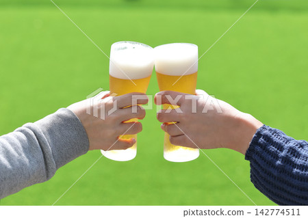 祝酒與啤酒 祝酒與啤酒 142774511