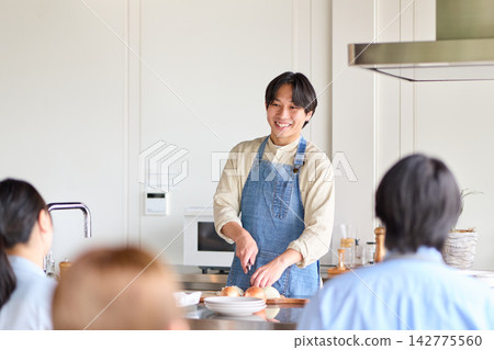 烹飪課講師 烹飪課講師 142775560