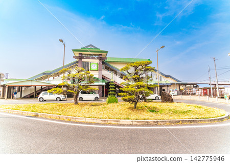 宗社站:車站大樓的春季景色(第二部分),岡山縣宗社市 宗社站:車站大樓的春季景色(第二部分),岡山縣宗社市 142775946