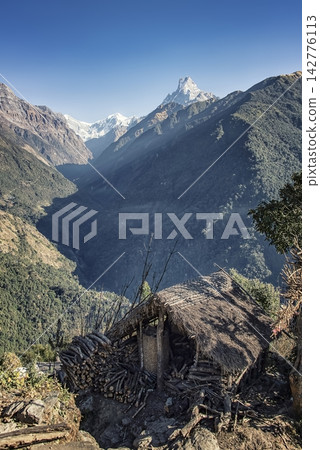 Annapurna Range in the Himalayas, Nepal 142776113