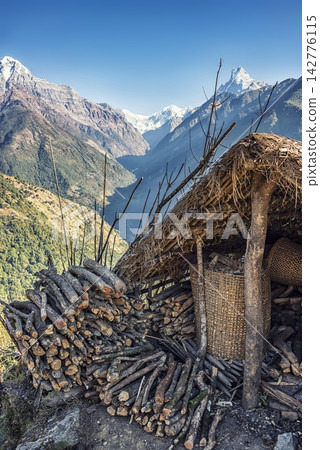 Annapurna Range in the Himalayas, Nepal Annapurna Range in the Himalayas, Nepal 142776115