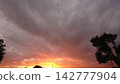 Clouds dyed in sunset 142777904