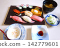 sushi  142779601