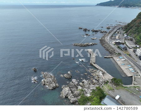 Drone aerial photography of the beautiful ocean scenery along the Echizen coast in Fukui Prefecture. Drone aerial photography of the beautiful ocean scenery along the Echizen coast in Fukui Prefecture. 142780589
