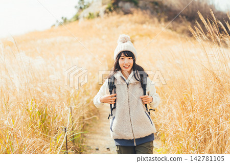 一個女人徒步旅行 142781105
