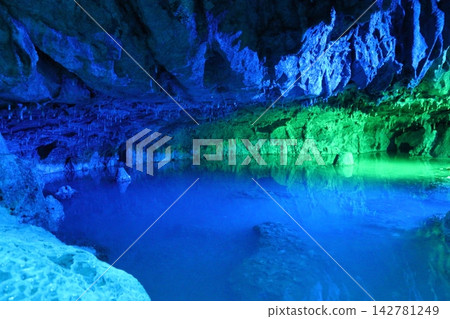 Takahashi River Upper Reaches Prefectural Natural Park: Ikura Cave (Niimi City, Okayama Prefecture) Takahashi River Upper Reaches Prefectural Natural Park: Ikura Cave (Niimi City, Okayama Prefecture) 142781249