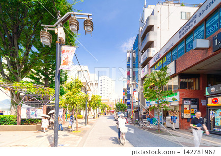 京王線、千歲烏山站、烏山站前商店街 京王線、千歲烏山站、烏山站前商店街 142781962