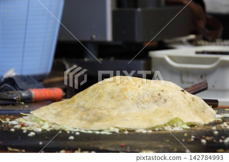 Miyuki Niwase Store, a hidden kingdom of massive portions in Okayama Prefecture: Jumbo Okonomiyaki 142784993