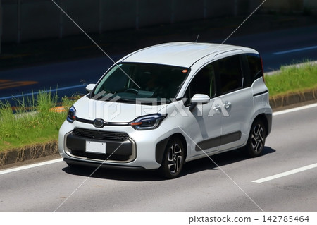 白色小型小型貨車圖片 白色小型小型貨車圖片 142785464