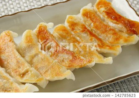 煎餃子 煎餃子 142785623