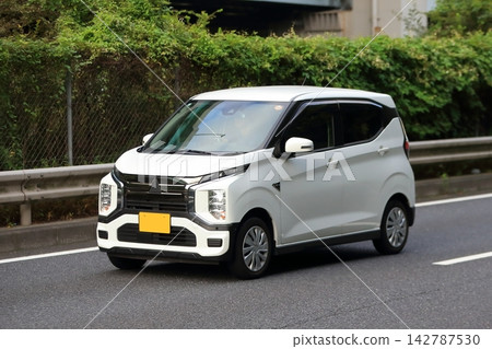 White light car image White light car image 142787530
