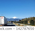 Mt. Fuji seen from the Tomei Expressway 142787650