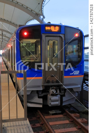 SAT721 series train on the Sendai Airport Access Line (Sendai Airport Station) 142787828