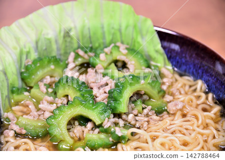 苦瓜泡麵 142788464