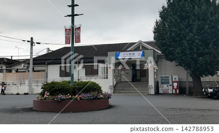 東武東上線小川町站的月台建築及站前景色 東武東上線小川町站的月台建築及站前景色 142788953