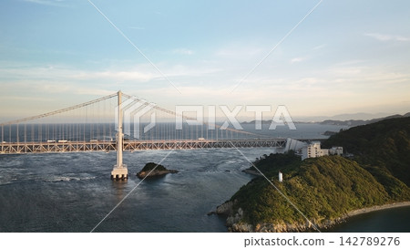 【航拍】日落時的鳴門海峽 【航拍】日落時的鳴門海峽 142789276