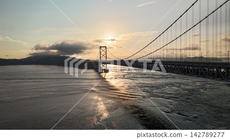 【航拍】清晨鳴門海峽的日出 【航拍】清晨鳴門海峽的日出 142789277