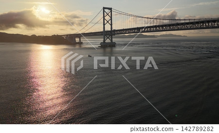【航拍】清晨鳴門海峽的日出 【航拍】清晨鳴門海峽的日出 142789282