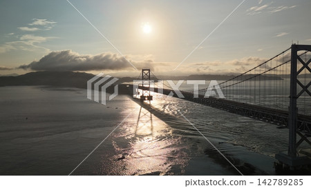 【航拍】清晨鳴門海峽的日出 【航拍】清晨鳴門海峽的日出 142789285