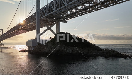 【航拍】清晨鳴門海峽的日出 【航拍】清晨鳴門海峽的日出 142789288