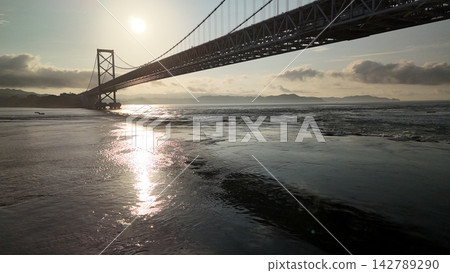 【航拍】清晨鳴門海峽的日出 【航拍】清晨鳴門海峽的日出 142789290