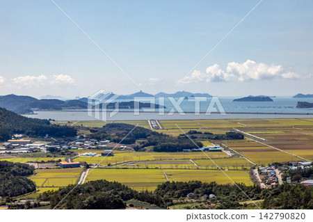 Coastal scenery of Jindo Coastal scenery of Jindo 142790820