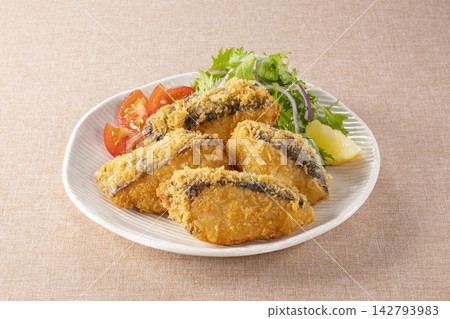 炸西班牙鯖魚 142793983