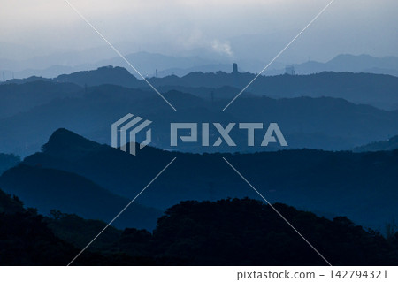 九份山城的夕陽山景 142794321
