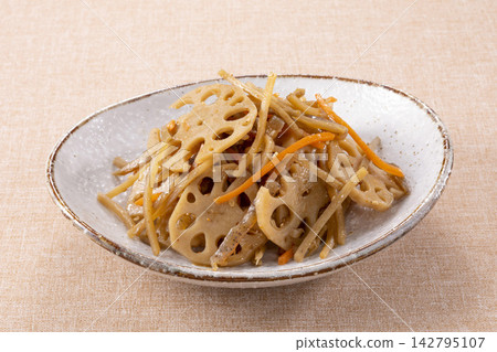 Kinpira (stir-fried vegetables) with three kinds of root vegetables Kinpira (stir-fried vegetables) with three kinds of root vegetables 142795107