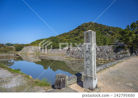 山口縣萩城:極樂橋和指月山 山口縣萩城:極樂橋和指月山 142795680