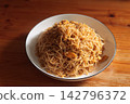Stir-fried rice vermicelli with chili flakes 142796372