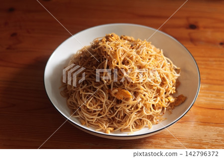 Stir-fried rice vermicelli with chili flakes Stir-fried rice vermicelli with chili flakes 142796372