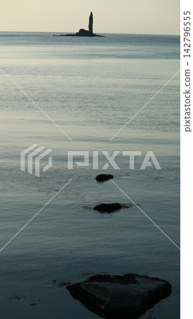 Candle Rock standing in the Shakotan Blue sea of Yoichi Town, Hokkaido Candle Rock standing in the Shakotan Blue sea of Yoichi Town, Hokkaido 142796555