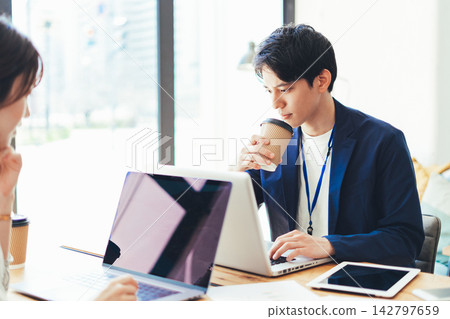 商業場景（男女） 142797659