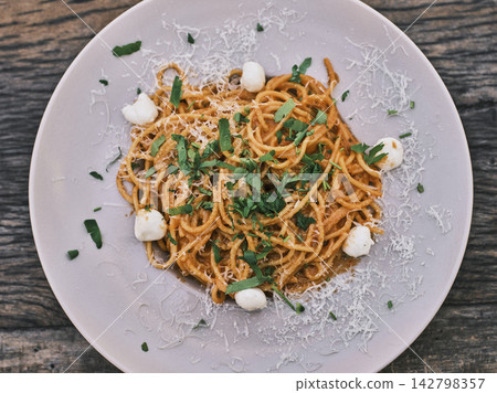 Traditional Italian spaghetti with fresh cheese Traditional Italian spaghetti with fresh cheese 142798357