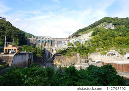 新丸山大壩正在興建中 新丸山大壩正在興建中 142798592