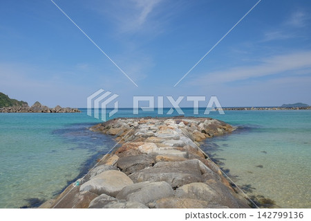 Blue Sea Blue Sea 142799136