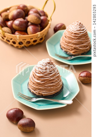 Mont Blanc made with Japanese chestnuts served on a plate Mont Blanc made with Japanese chestnuts served on a plate 142803293