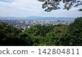 從俯瞰古都的聖山上，可以欣賞到令人心曠神怡的綠色景色。 142804811