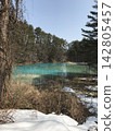 "Scenery of Mount Bandai and the lake covered in snow" 142805457
