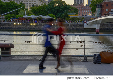 Tango Dancers Motion Blur on Puerto Madero Waterfront Tango Dancers Motion Blur on Puerto Madero Waterfront 142806048